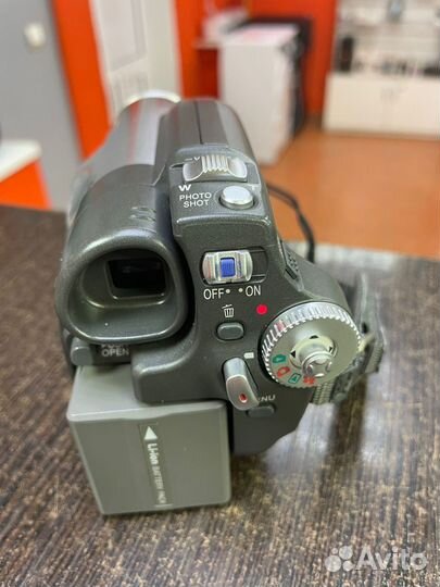 Видеокамера Panasonic VDR-D150