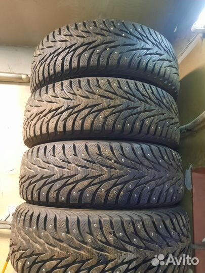 Yokohama Advan Sport V105D 215/65 R16 102T