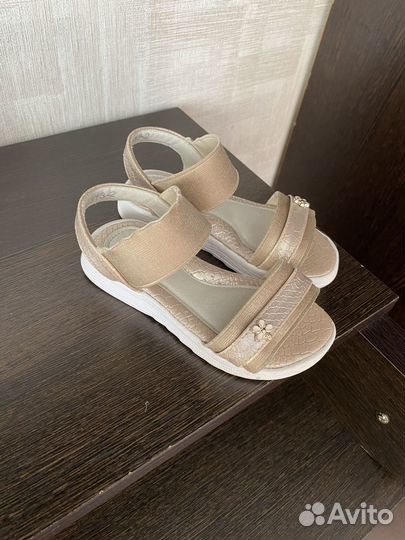 Босоножки для девочки