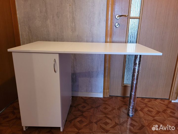 Стол для мастера маникюра