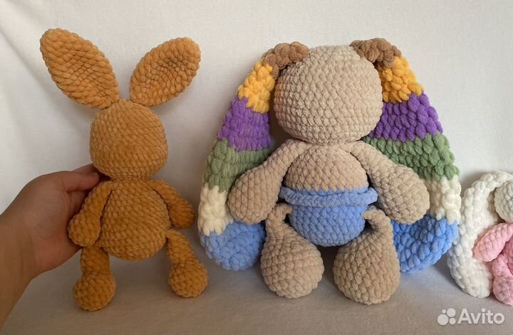 Вязанные игрушки зайка