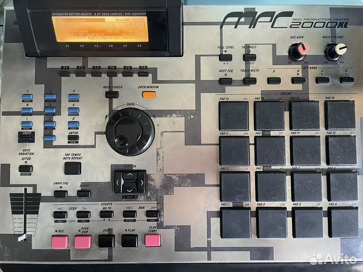 Akai MPC 2000XL SE 3