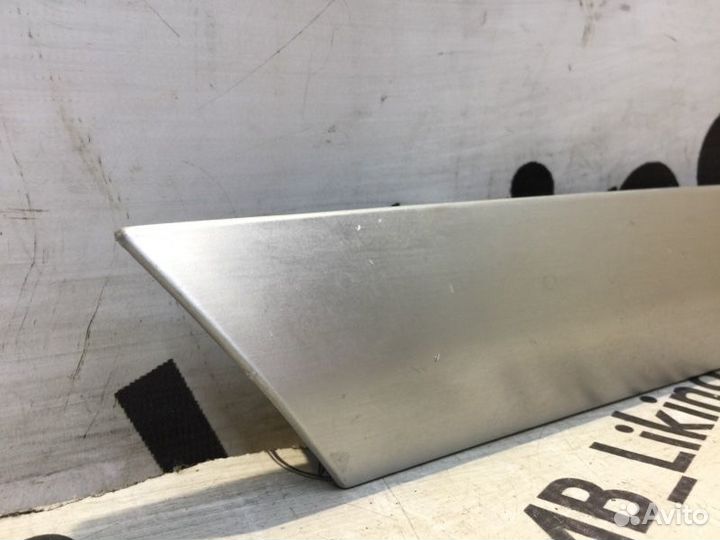 Накладка обшивки двери задняя правая Mercedes Ml