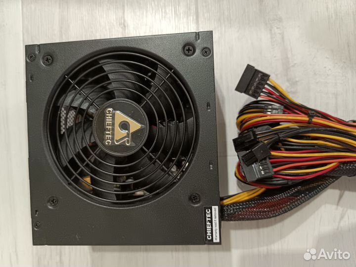 Блок питания Chieftec 600w gold 80+