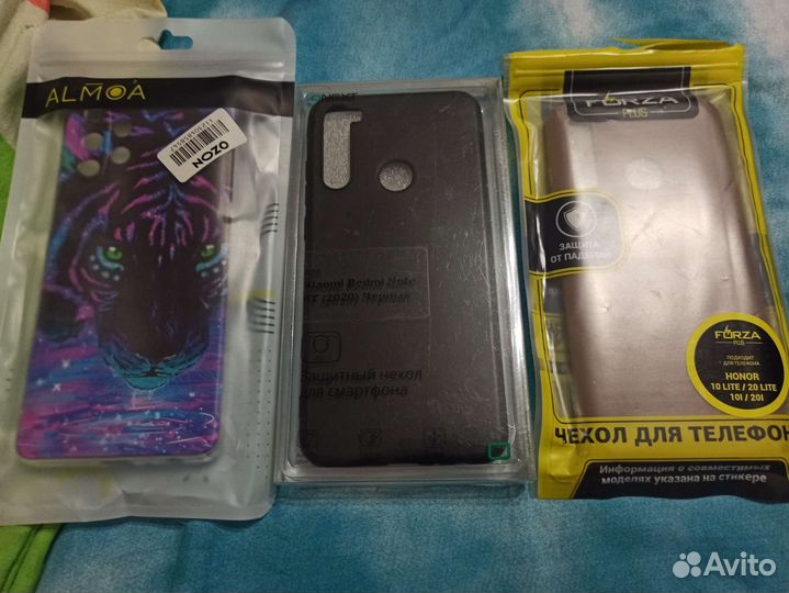 Чехлы на телефон