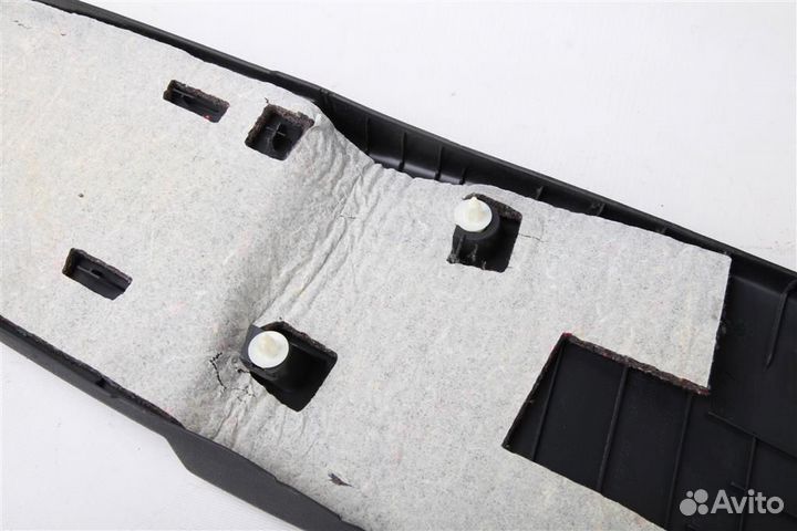 Обшивка стойки средняя левая Mercedes-Benz W210 E