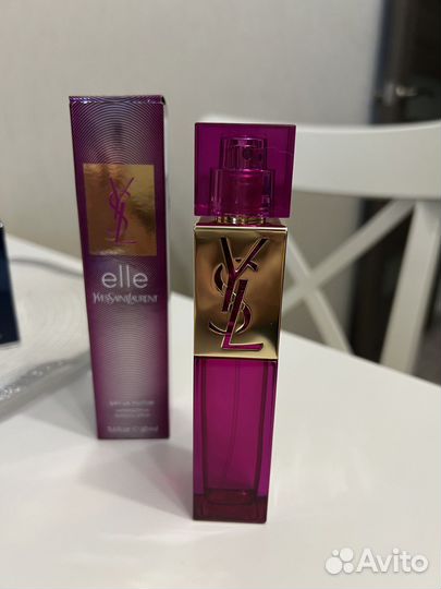 Elle Yves Saint Laurent