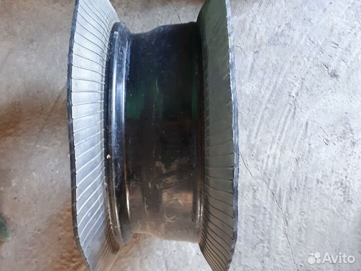 Литой диск r14