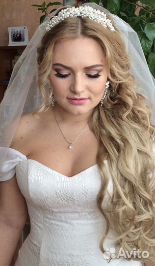 Модель Макияж и прическа