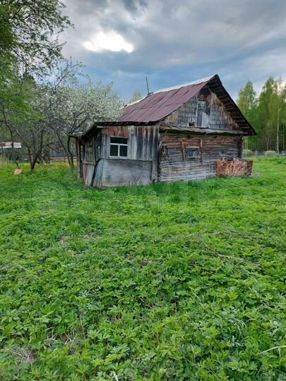 Дом 10 м² на участке 15 сот.