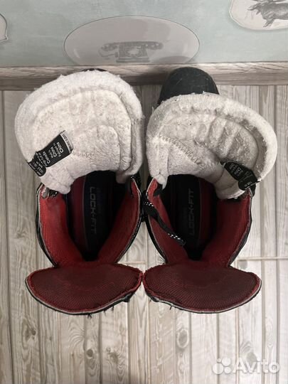 Коньки хоккейные