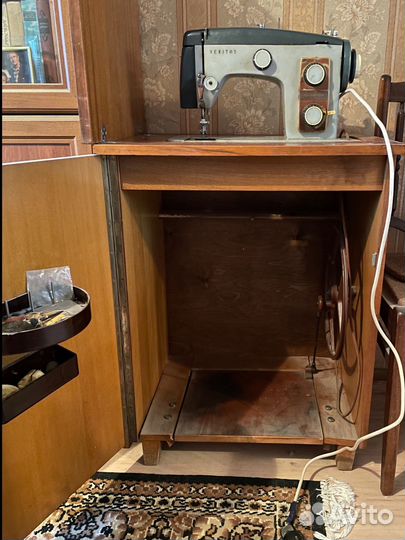 Швейная машина veritas