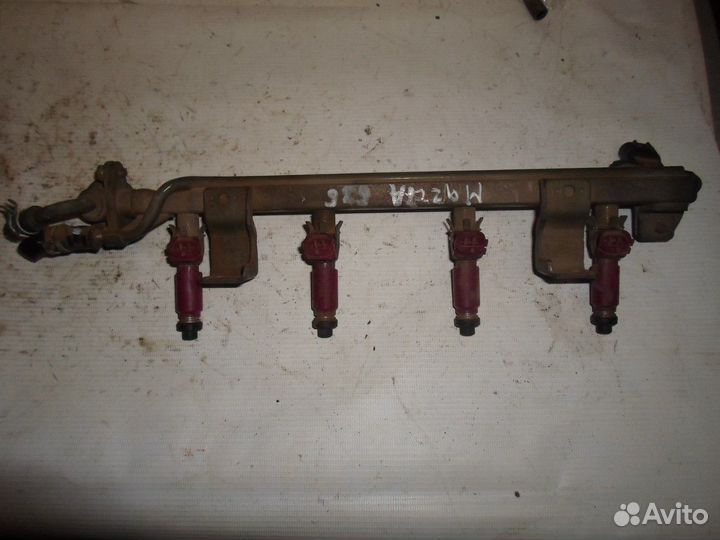 Рейка топливная (рампа) (Mazda 626)