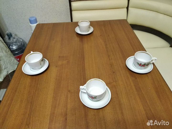 Чайный сервиз на 4 персоны