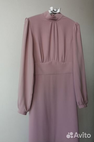 Платье пудровое 44 размер шикарное