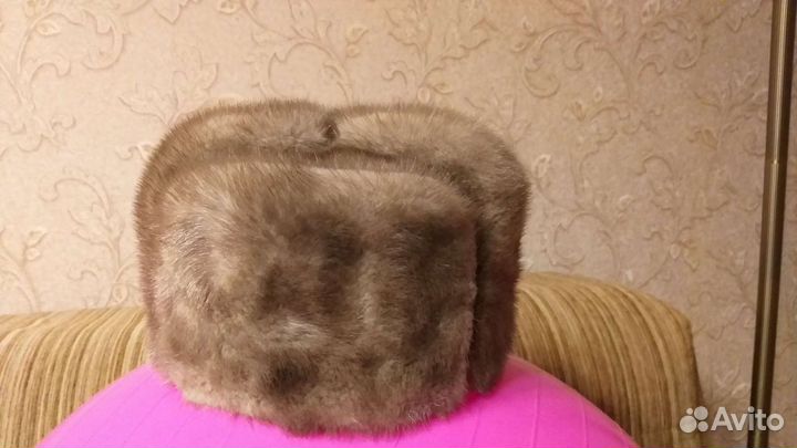 Женские зимние меховые шапки (см.фото)