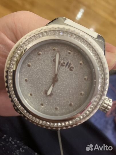 Часы греческой ювелирной фирмы Oxette