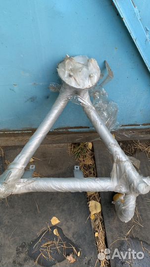 Кронштейн запасного колеса largus