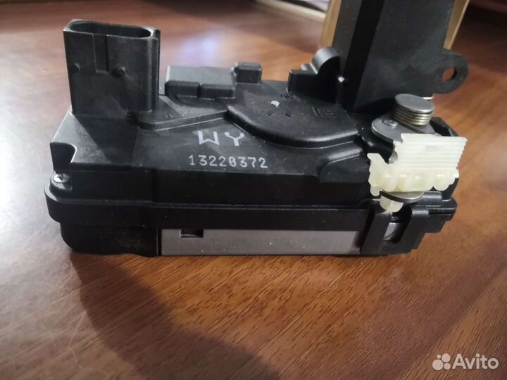 Замок двери opel astra h задний правый