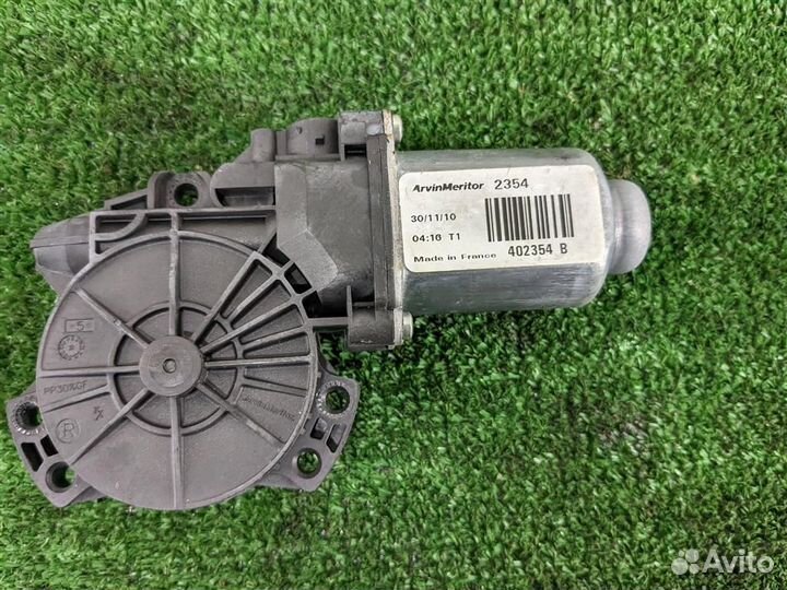 Мотор стеклоподъёмника задний левый Hyundai IX35