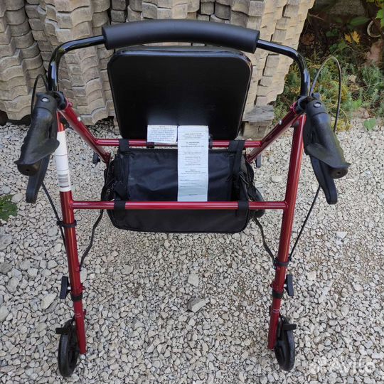 Ходунки-роллаторы для инвалидов на колесах