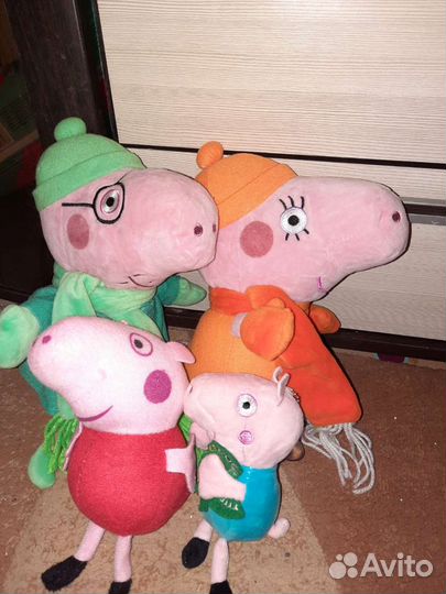 Игрушка Свинка Пеппа с семьёй