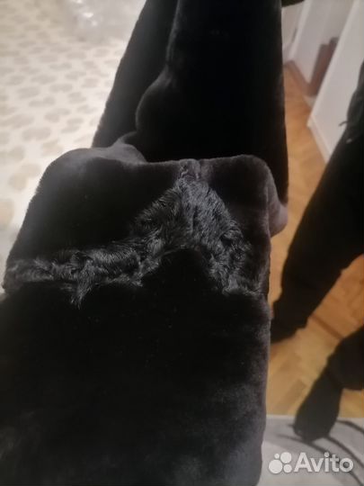 Шуба из мутона с капюшоном