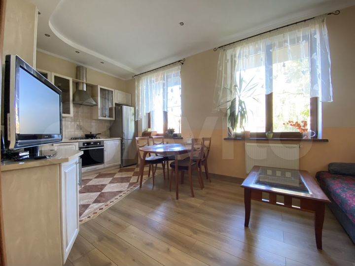 3-к. квартира, 100 м², 4/5 эт.