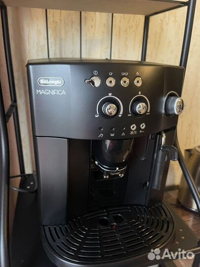 Кофемашина delonghi magnifica