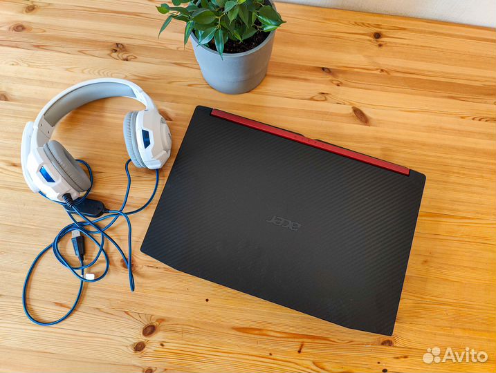 Игровой ноутбук i7/8gb/gtx 1060 6gb + наушники