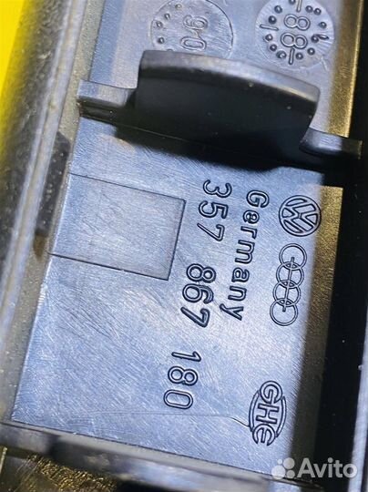 Ручка двери внутренняя правая #: 6512 Volkswagen