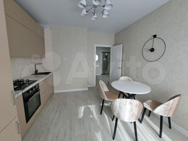 2-к. квартира, 66 м², 15/18 эт.