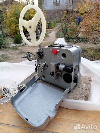 Кинопроектор луч 2