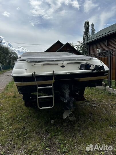 Катер Rinker Captiva 212