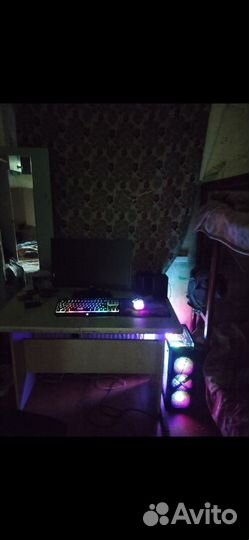 Игровой пк с монитором и клавиатурой