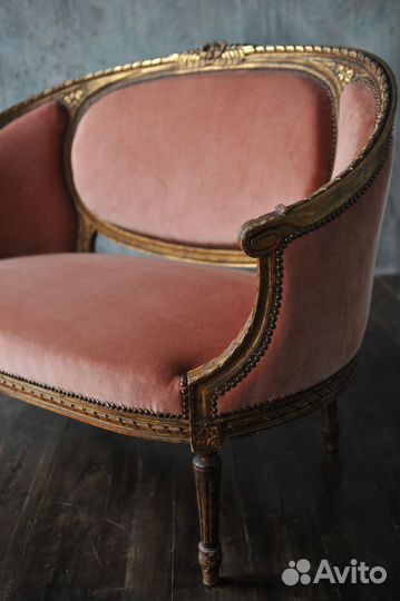 Продается антикварный гарнитур 19 века Франция