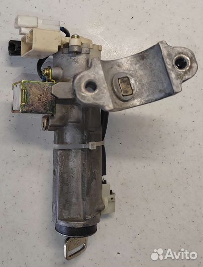 Замок зажигания Toyota Corolla ae101