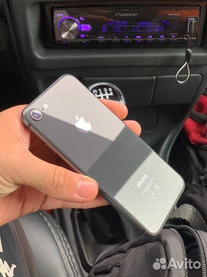 Телефон iPhone 8 64 gb