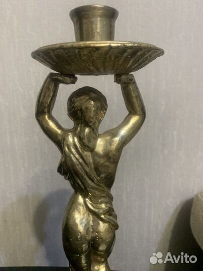 Статуэтка-подсвечник