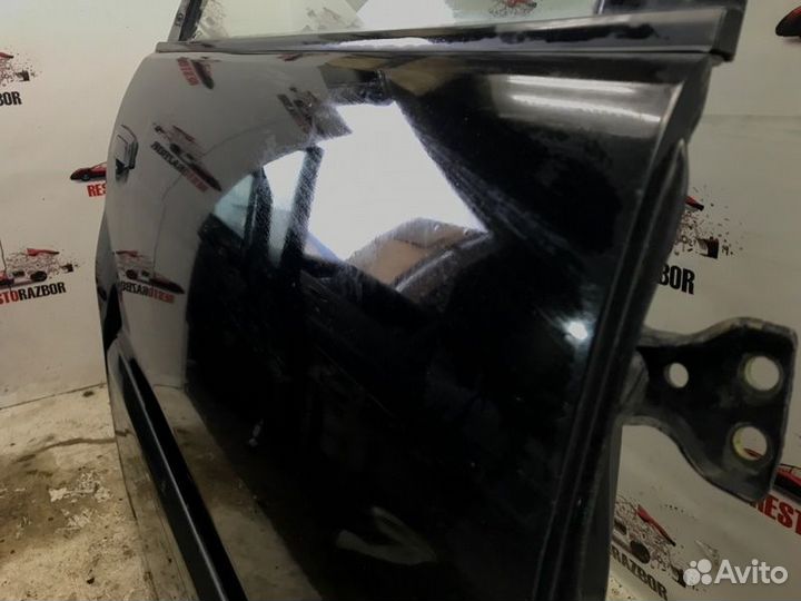 Дверь боковая задняя правая Mitsubishi Space Wagon