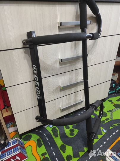 Турник настенный