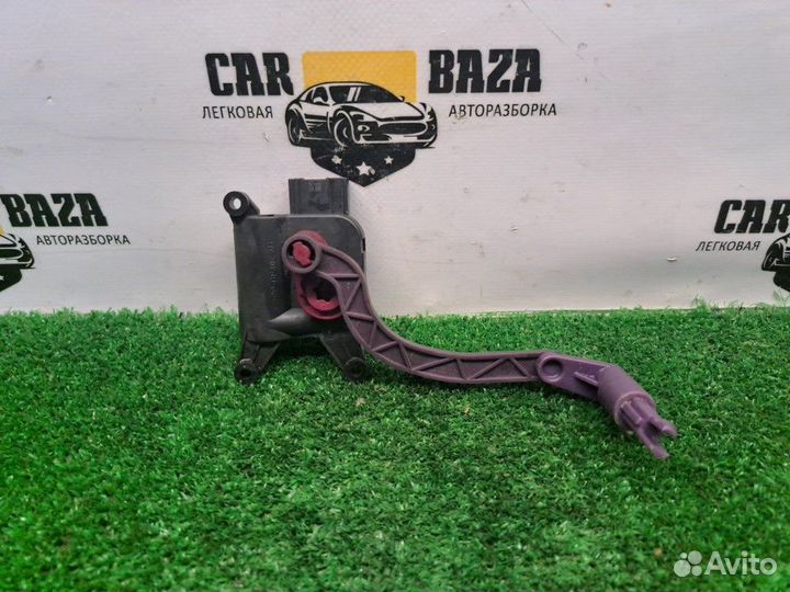 Моторчик привода заслонок отопителя Audi Q3