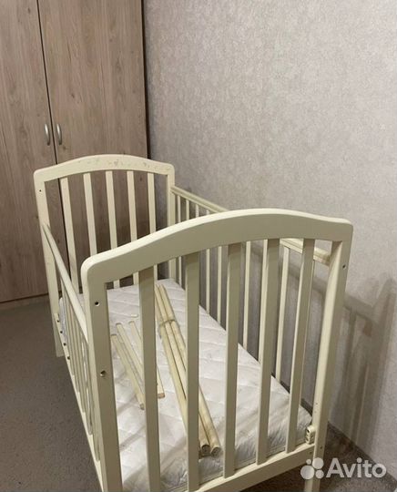 Детская кроватка