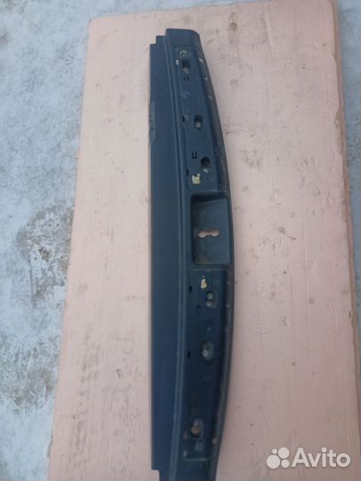 Накладка задней панели багажника ML w164 Mercedes