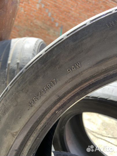 Yokohama 104ZR 225/45 R17