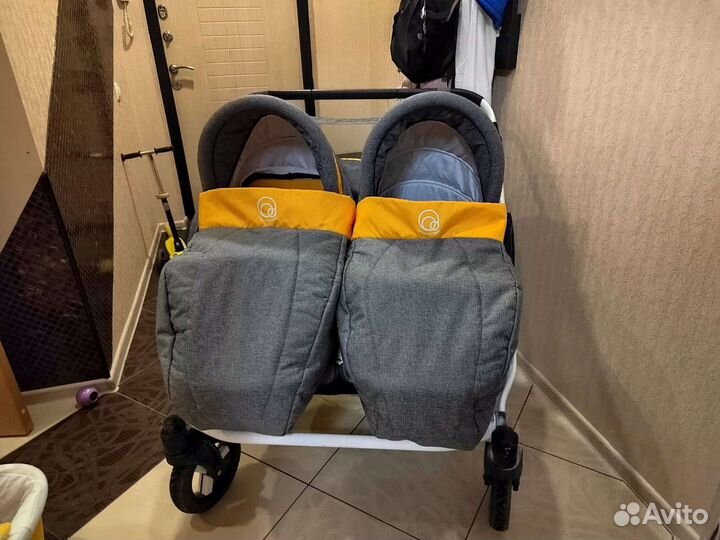 Коляска для двойни