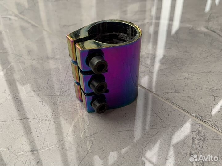 Зажим для трюкового самоката