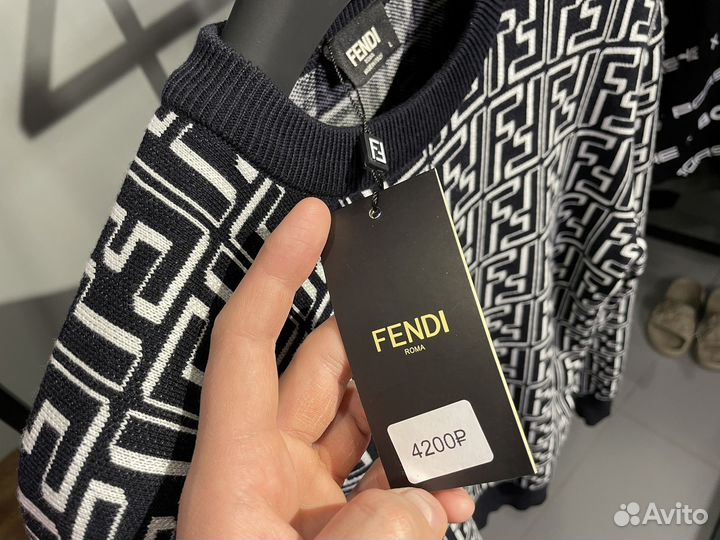 Свитер Fendi