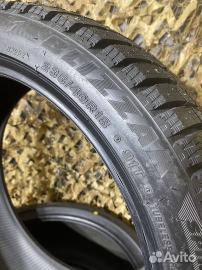 Bridgestone Blizzak Spike-02 235/40 R18 T