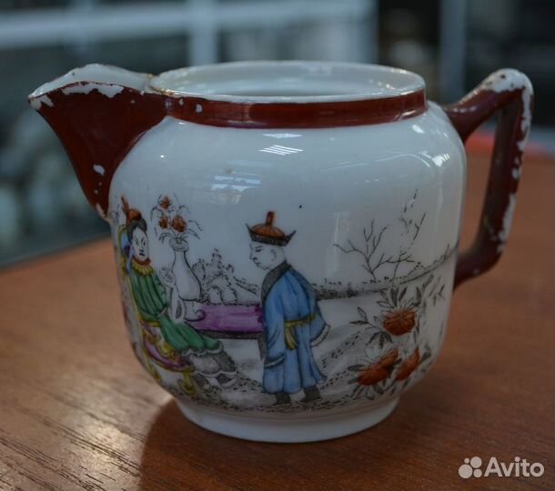 Фарфоровый молочник. (китайский сюжет)